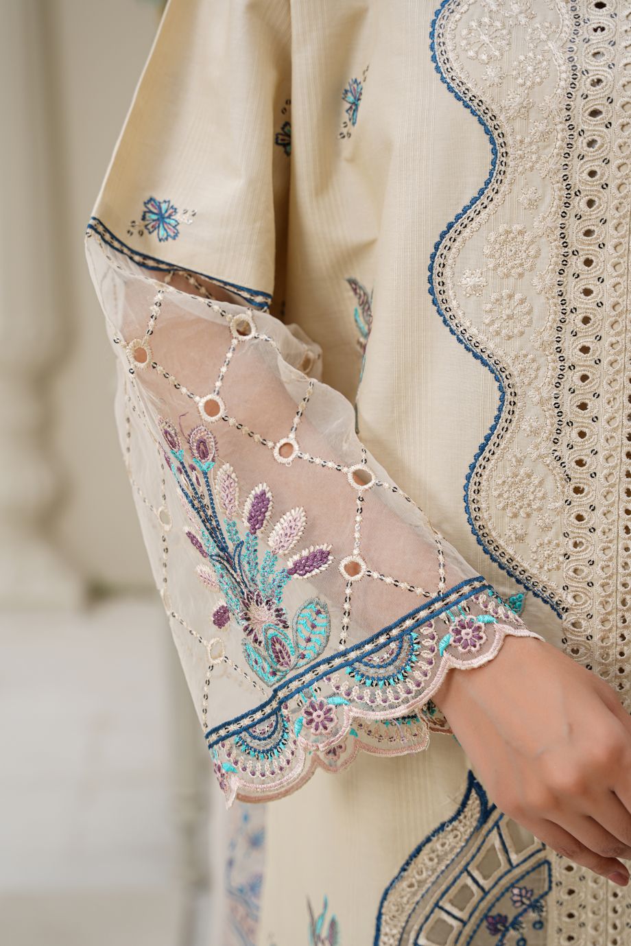 Best Selling - 3 PC Embroidered Suit