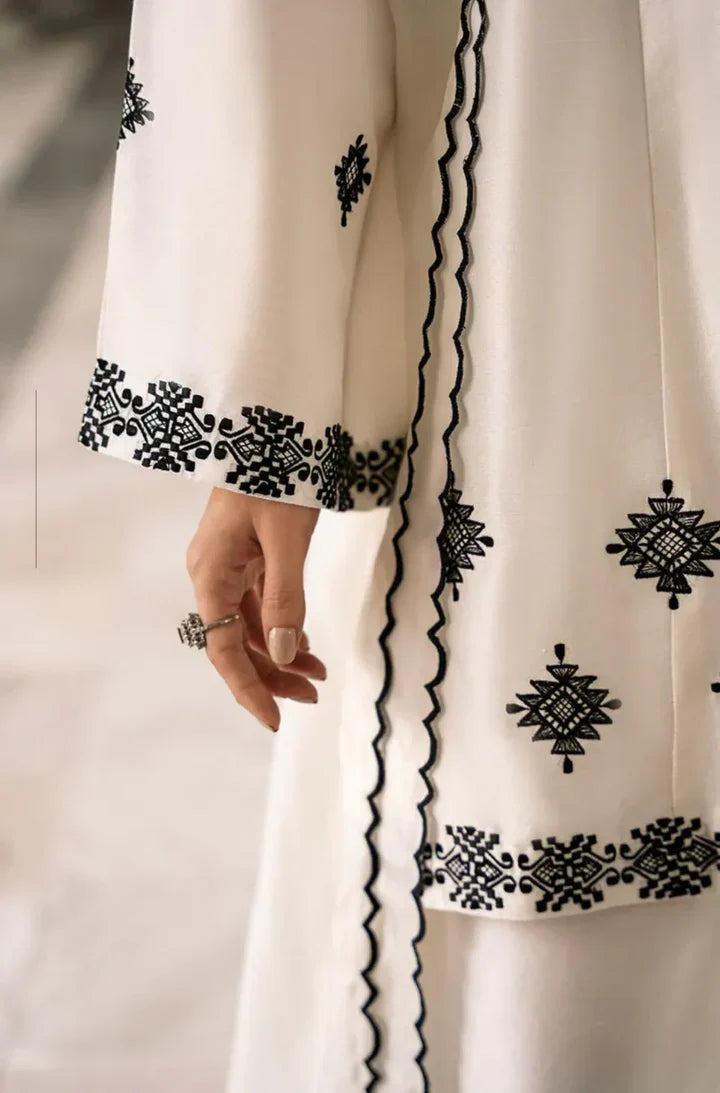 Embroidered Juliet 3PC