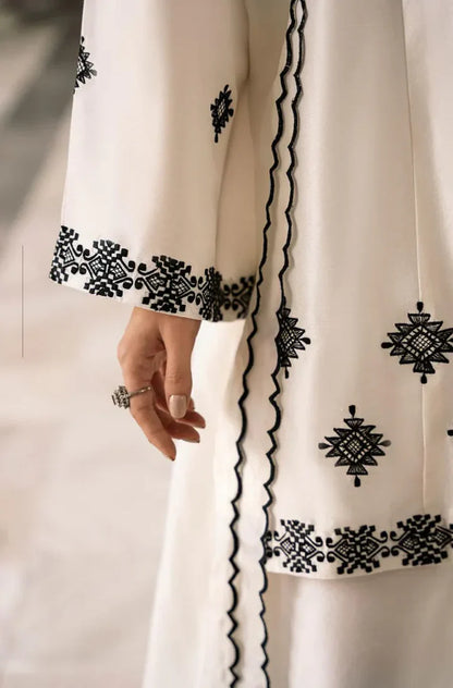 Embroidered Juliet 3PC
