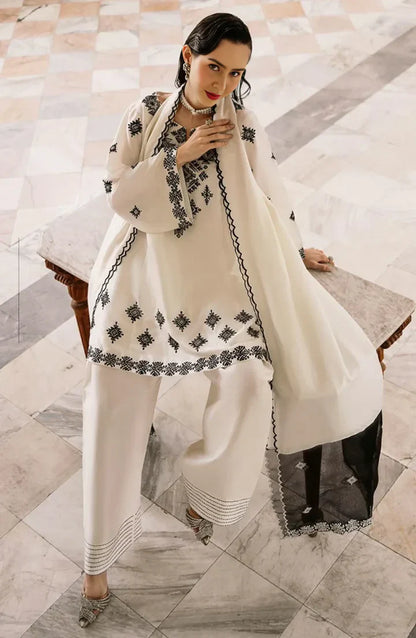 Embroidered Juliet 3PC